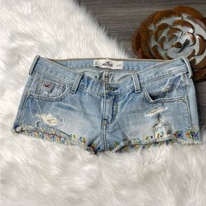 Y2K Hollister Women's Short Size 27/5 Low Rise Embroidered